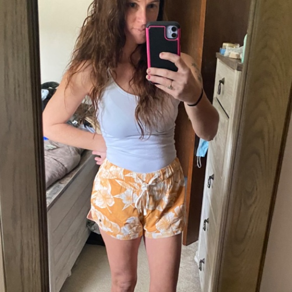 NWT roxy floral shorts